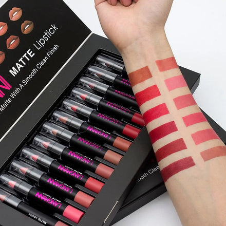 12 Piece Makeup Set in shade 12Pcs