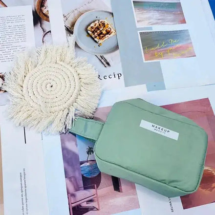 Makeup Bag in shade Green / Large